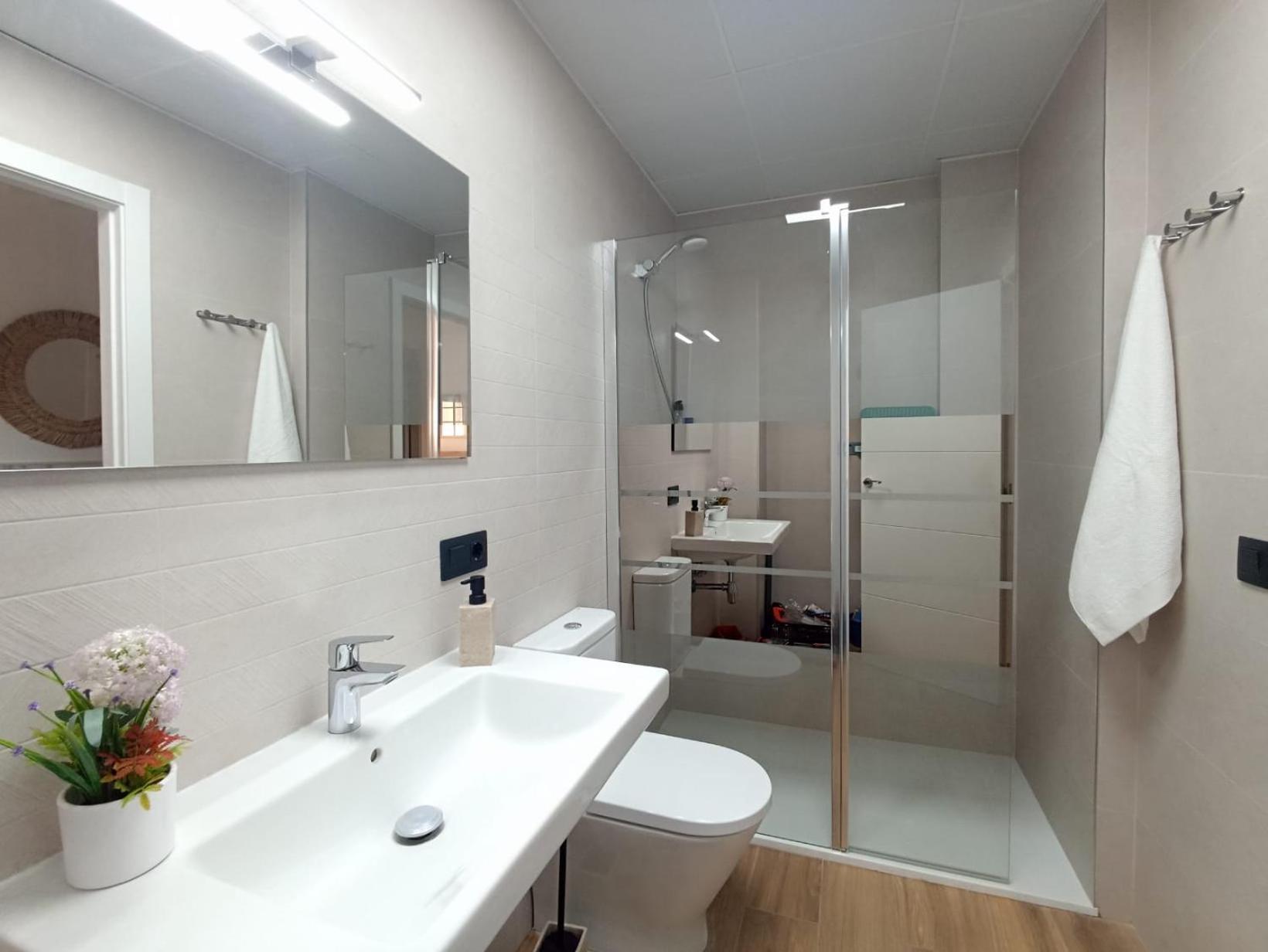 Apartamento Nuevo Centrico Con Aparcamiento Privado Incluido الكالا ذي غواذَيْرا المظهر الخارجي الصورة