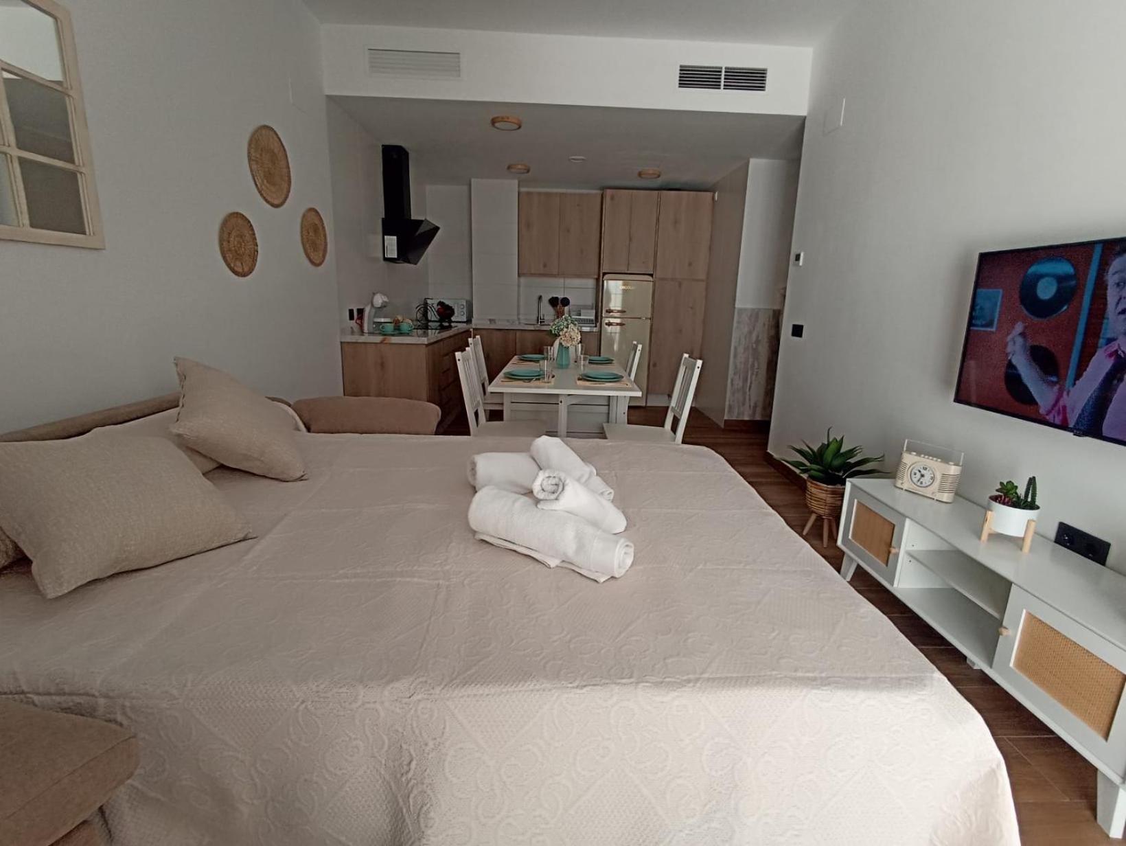 Apartamento Nuevo Centrico Con Aparcamiento Privado Incluido الكالا ذي غواذَيْرا المظهر الخارجي الصورة