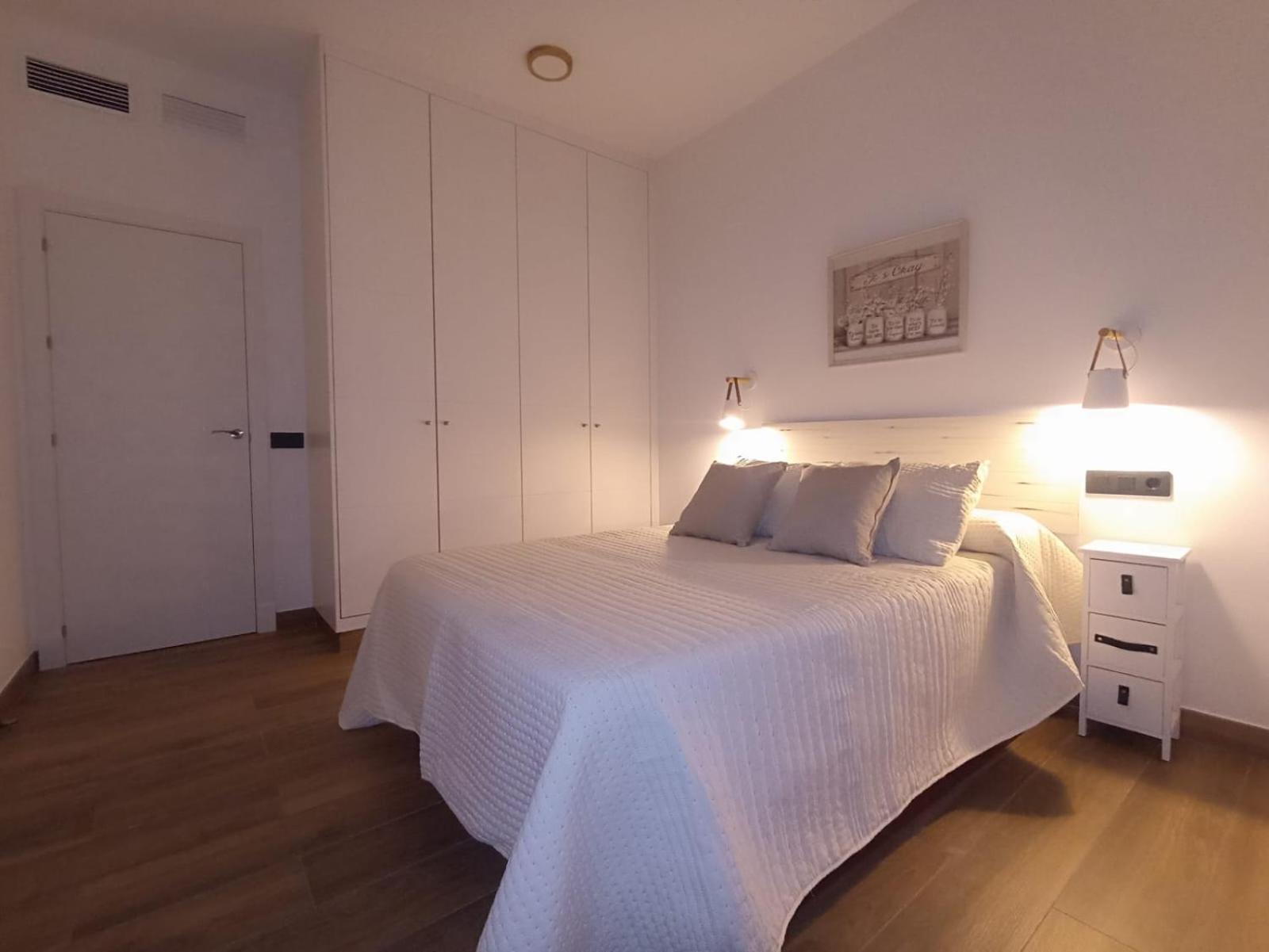 Apartamento Nuevo Centrico Con Aparcamiento Privado Incluido الكالا ذي غواذَيْرا المظهر الخارجي الصورة