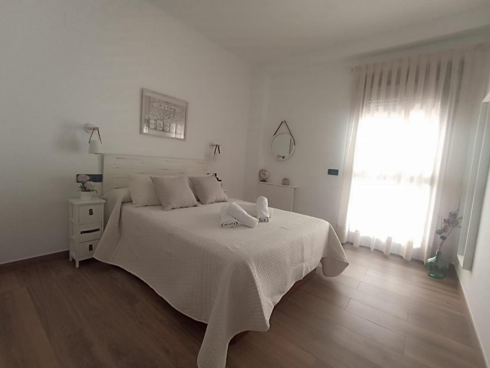 Apartamento Nuevo Centrico Con Aparcamiento Privado Incluido الكالا ذي غواذَيْرا المظهر الخارجي الصورة
