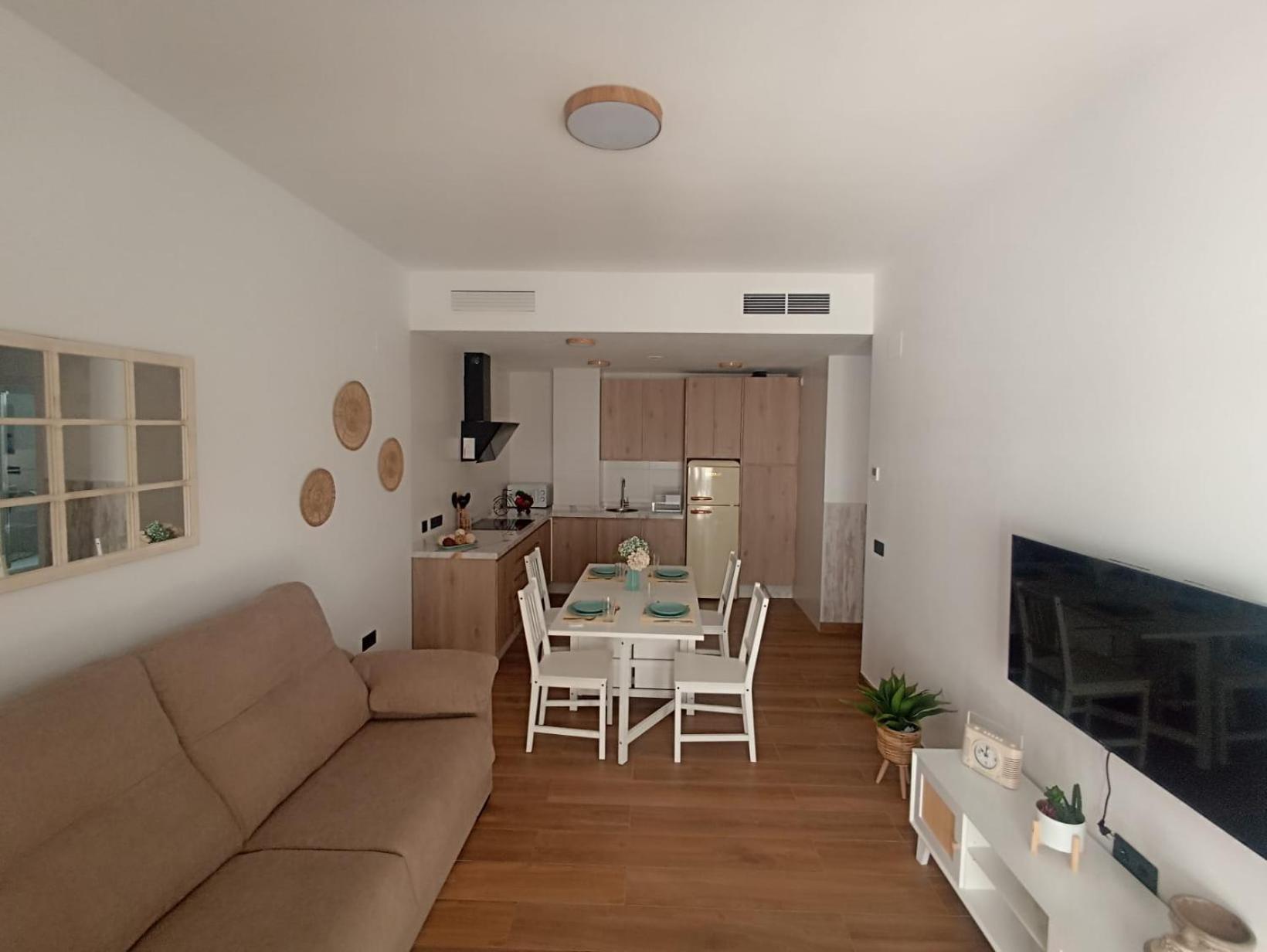 Apartamento Nuevo Centrico Con Aparcamiento Privado Incluido الكالا ذي غواذَيْرا المظهر الخارجي الصورة